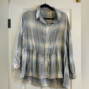 AMERICAN EAGLE PLAID PELUM BLOUSE